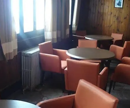 Hotel Universitario De 3*