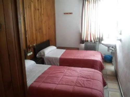 Universitario De فندق سْييرا نيفادا